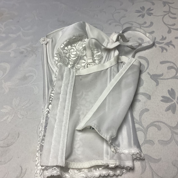 CARNUEL LONG Line. BRA 36 D new white hook back lace front - Picture 3 of 6